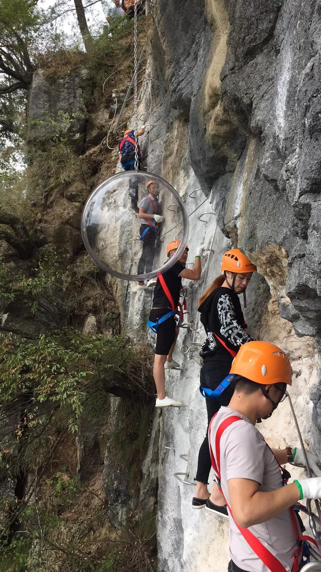 湖南旅游開發(fā)公司,懷化旅游開發(fā)公司,懷化峽谷探幽,懷化石林花山植物園 湖南旅游開發(fā)公司,懷化旅游開發(fā)公司,懷化峽谷探幽,懷化石林花山植物園