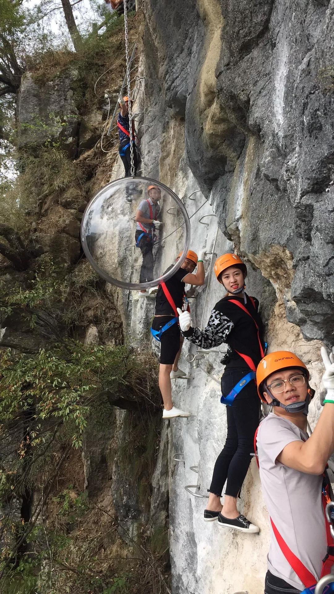 湖南旅游開發(fā)公司,懷化旅游開發(fā)公司,懷化峽谷探幽,懷化石林花山植物園 湖南旅游開發(fā)公司,懷化旅游開發(fā)公司,懷化峽谷探幽,懷化石林花山植物園