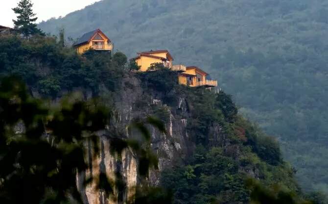 湖南旅游開發(fā)公司,懷化旅游開發(fā)公司,懷化峽谷探幽,懷化石林花山植物園 湖南旅游開發(fā)公司,懷化旅游開發(fā)公司,懷化峽谷探幽,懷化石林花山植物園
