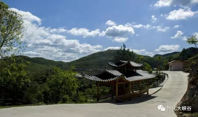 湖南旅游開發(fā)公司,懷化旅游開發(fā)公司,懷化峽谷探幽,懷化石林花山植物園 湖南旅游開發(fā)公司,懷化旅游開發(fā)公司,懷化峽谷探幽,懷化石林花山植物園