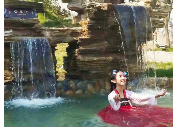 湖南旅游開(kāi)發(fā)公司,懷化旅游開(kāi)發(fā)公司,懷化峽谷探幽,懷化石林花山植物園